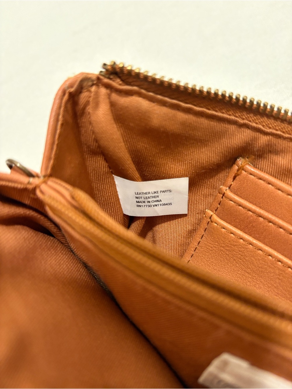 Universal Thread Wallet - Picture 11 of 14